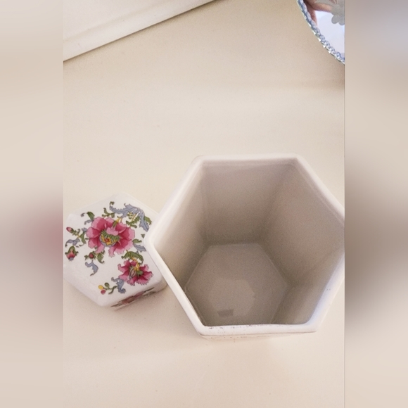 Elizabeth Arden Vanity Jar - Picture 3 of 4